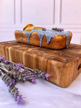 Cargar imagen en el visor de la galería, Panqué de limón y lavanda
