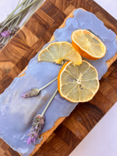 Cargar imagen en el visor de la galería, Panqué de limón y lavanda
