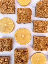 Cargar imagen en el visor de la galería, Cuadritos de limón y frambuesa
