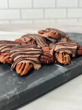 Cargar imagen en el visor de la galería, Tortugas de chocolate
