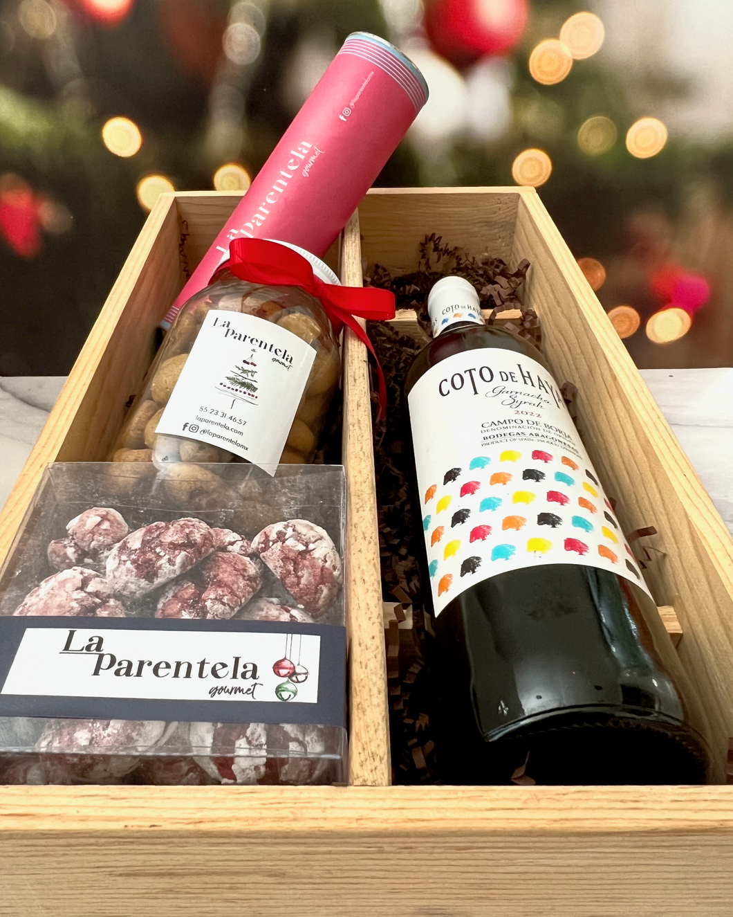 Caja de regalo para vino + postres variados