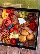 Cargar imagen en el visor de la galería, La Caja de la Cascarita - Carnes frías

