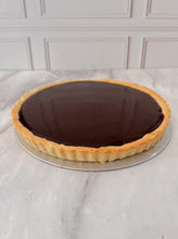 Cargar imagen en el visor de la galería, Tarta de Caramelo y Sal
