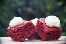 Cargar imagen en el visor de la galería, Brownies de Red Velvet
