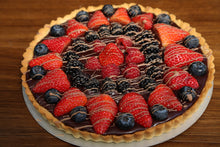 Cargar imagen en el visor de la galería, Tarta de Chocolate con Frutos rojos
